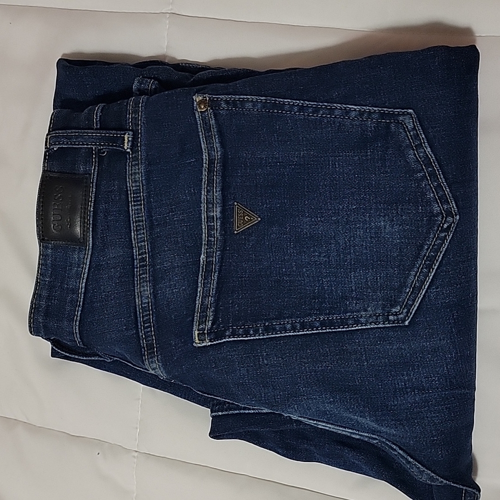 GUESS JEANS